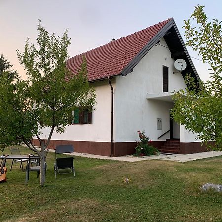 Holiday Home Nada I Milan Lovinac  ภายนอก รูปภาพ
